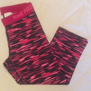 Nike Pro Haze Women’s Compression Capris